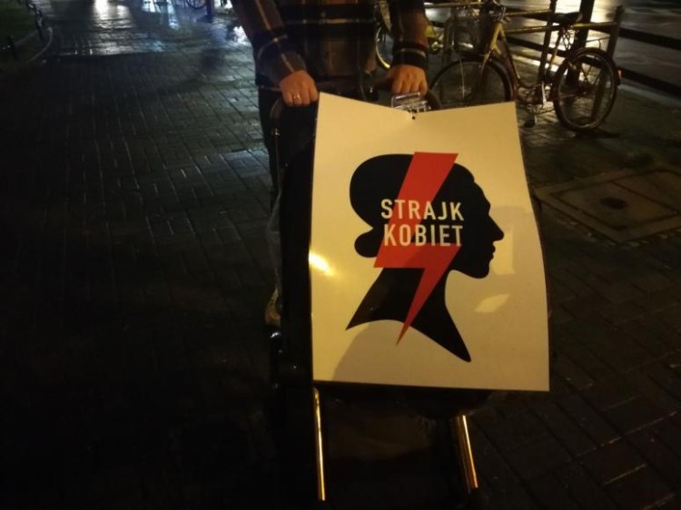 Wrocław: protesty w poniedziałek. Gdzie manifestacja Strajku Kobiet? [09.11.2020], mh