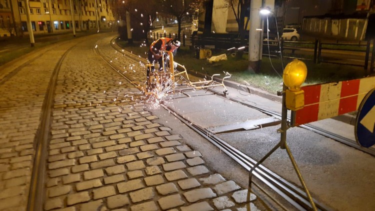 Wrocław: Rzucają butelkami w robotników, bo remont jest za głośny, MPK Wrocław