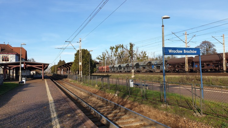Kolej remontuje następny przystanek na terenie Wrocławia [ZDJĘCIA], PKP PLK