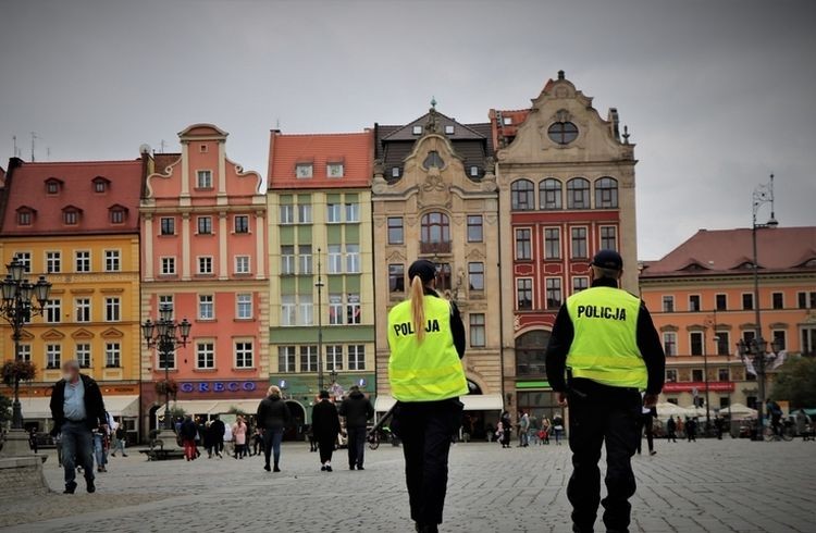 Policja podsumowuje Święta Wielkanocne na drogach. Ponad 1200 interwencji, Policja wrocławska