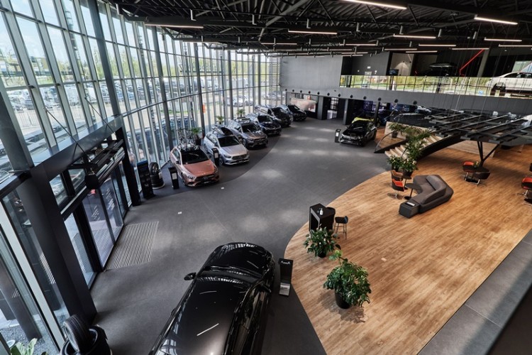 We Wrocławiu salon Mercedes-Benz przenosi nas w przyszłość motoryzacji, 0