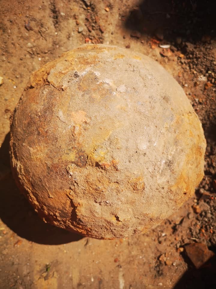 Niecodzienne odkrycie na budowie. Znaleziono ponad 200-letnią kulę armatnią [ZOBACZ], Wrocławskie Inwestycje