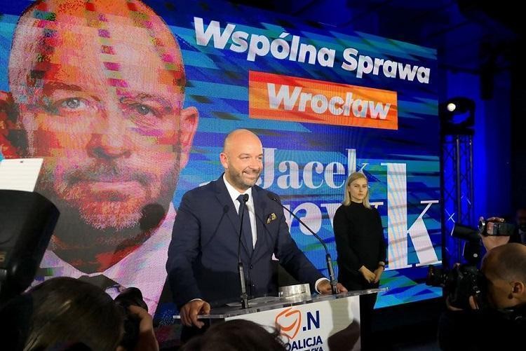 Prezydent Wrocławia dostał wotum zaufania. Przeważył jeden głos, archiwum