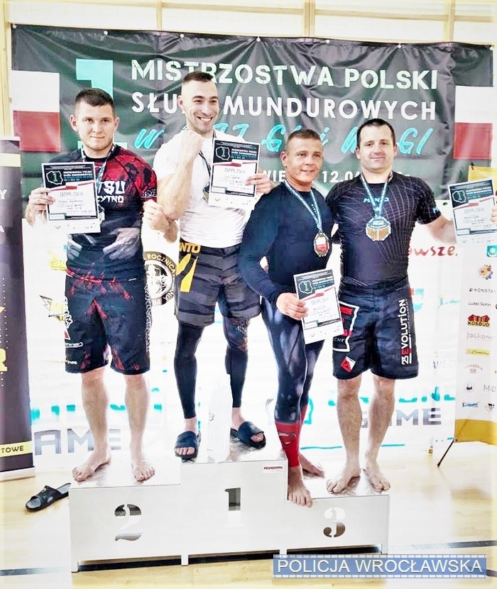 Policjanci z wrocławskiego Rakowca z medalami mistrzostw Polski w brazylijskim jiu-jitsu!, Policja Wrocław
