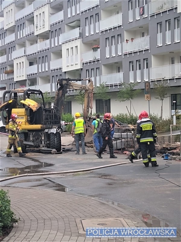 Wyciek gazu i pożar w centrum. Ewakuowano kilkuset mieszkańców, KMP Wrocław