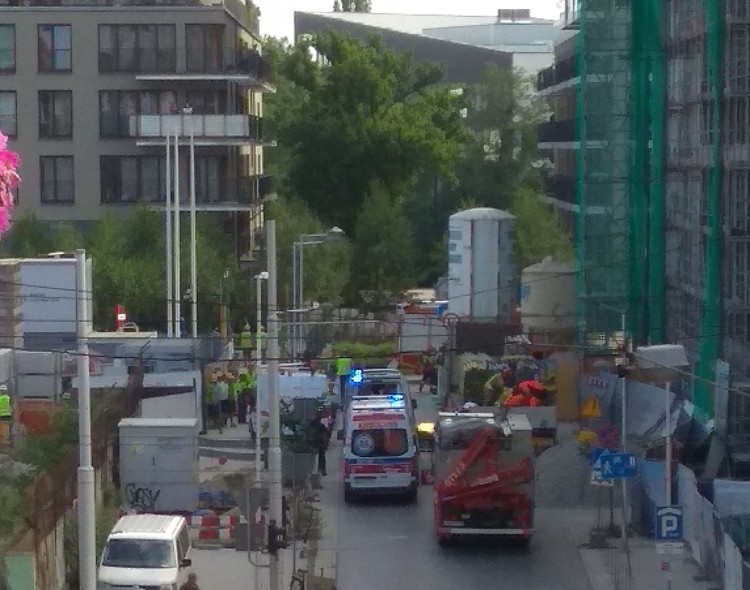 Tragiczny wypadek na budowie. 51-latek zmarł mimo reanimacji, Czytelnik