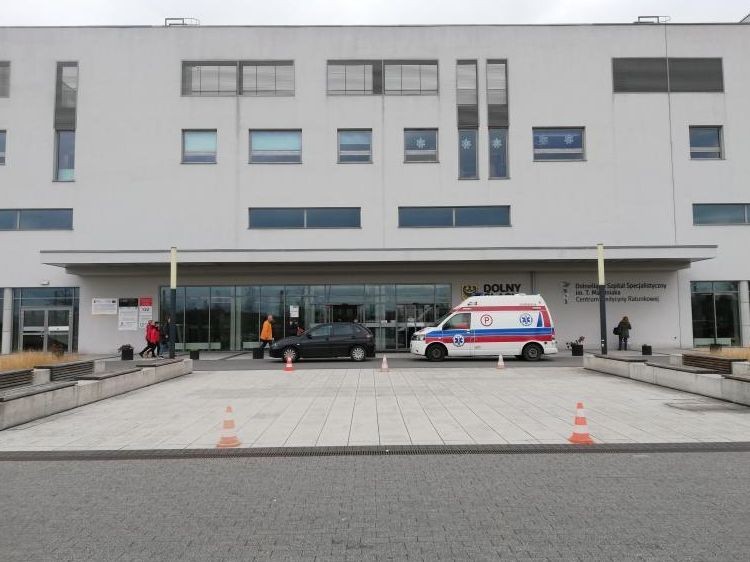 Wrocławski SOR znów otwarty. Ratownicy wrócili ze zwolnień lekarskich, SOR znów otwarty