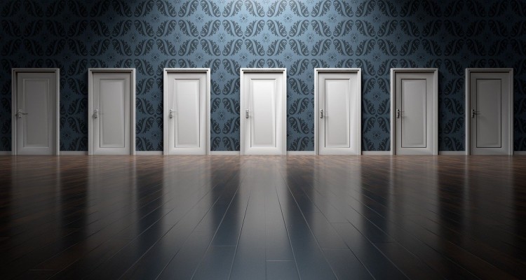 Drzwi przesuwne - jak działają, gdzie się sprawdzą, gdzie je szukać?, pixabay.com