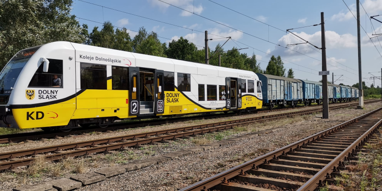 Pociągi KD będą ciągnąć wagony cargo. To nowość na polskim rynku [ZDJĘCIA, WIDEO], Koleje Dolnośląskie