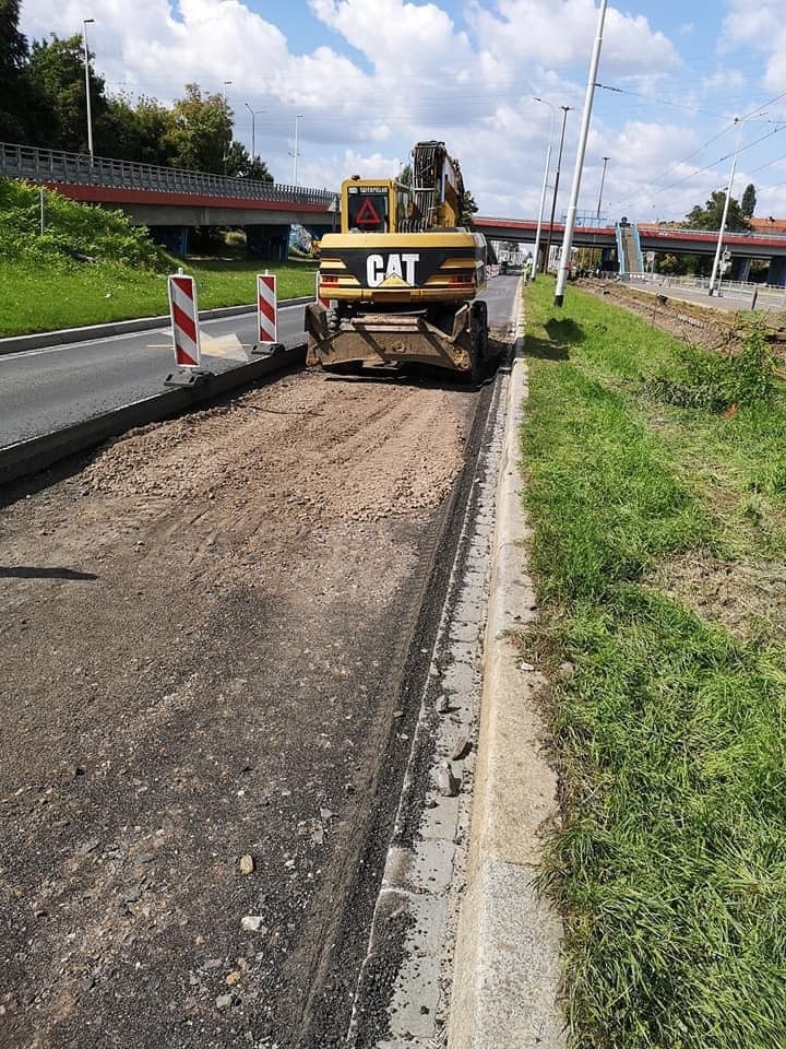 Trwa demontaż kilkuset metrów starego torowiska tramwajowego [ZDJĘCIA], UM Wrocław