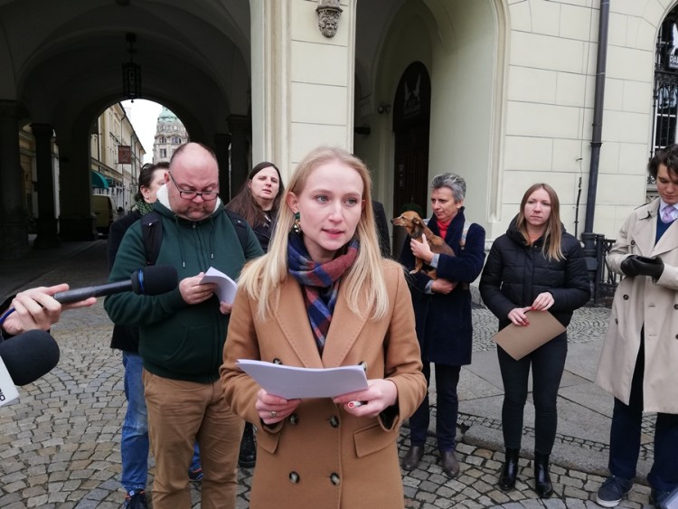 Chcą, żeby prezydent Wrocławia wprowadził edukację seksualną do szkół, Bartosz Senderek