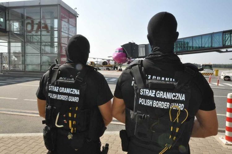Amunicja w bagażu 36-latki na lotnisku. Grozi za to kara do 8 lat więzienia, Nadodrzańska Straż Graniczna