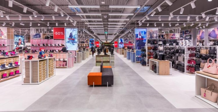 Studentki z Wrocławia zaprojektowały nową kolekcję znanej marki obuwia i torebek, mat. pras.
