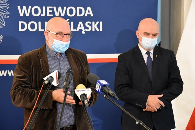 Wojewódzki Sztab Kryzysowy: Znów trzeba uruchomić szpital tymczasowy we Wrocławiu, Dolnośląski Urząd Wojewódzki