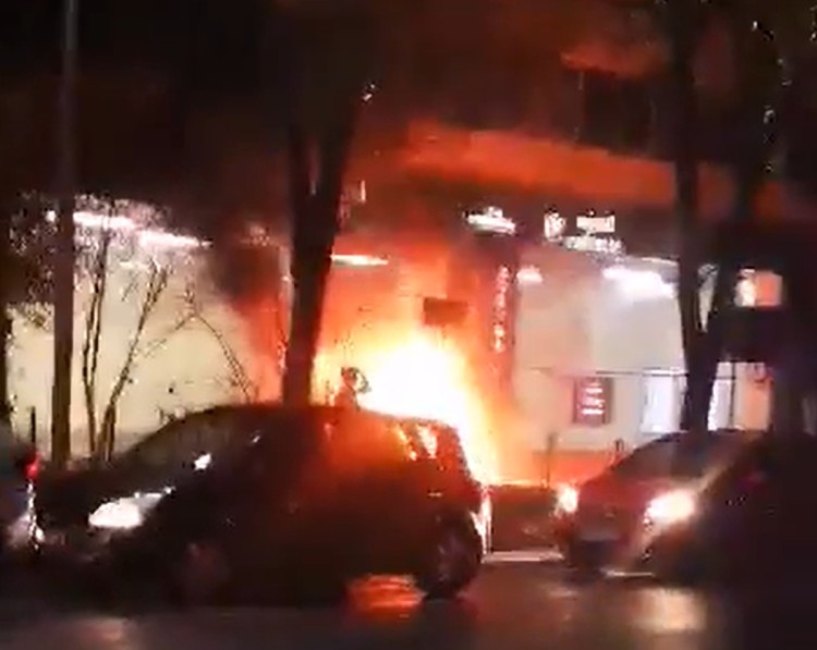 Wrocław: Pożar przy wyjeździe z Wroclavii. Zobacz zdjęcia i film, Damian Bokszczanin