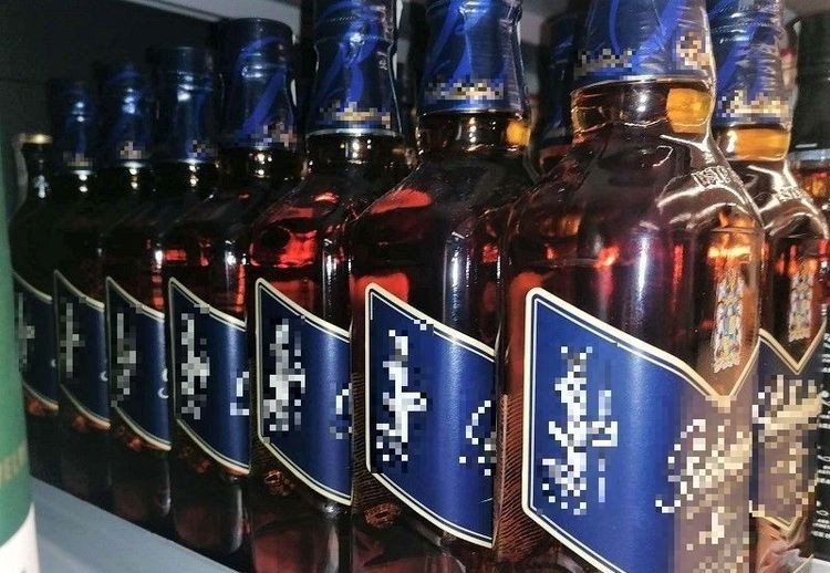 Wrocław: Próbował ukraść z Biedronki whisky o wartości ponad 600 zł, Policja wrocławska