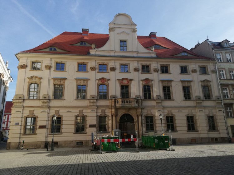 Wrocław: kończy się remont zabytkowego budynku UWr [ZDJĘCIA], mgo