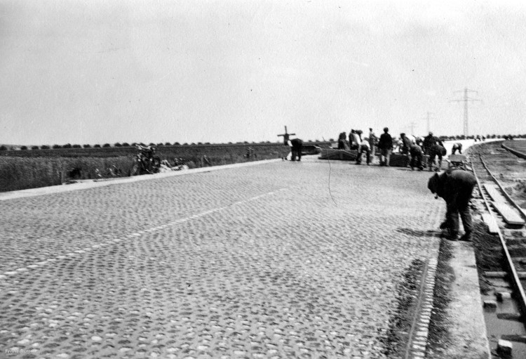 Tak niemieccy bezrobotni budowali autostradę A4 pod Wrocławiem, fotopolska.eu
