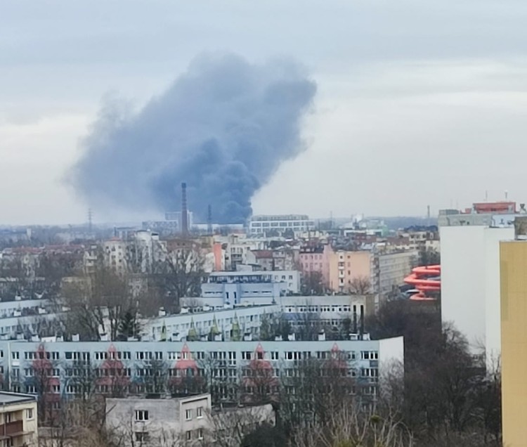 Wrocław: Kłęby dymu nad miastem. Pożar na budowie, Marta Pelińska