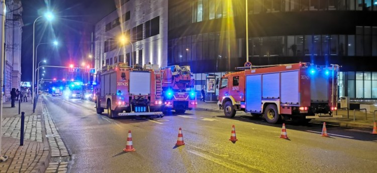 Wrocław: Pożar w Sky Tower. Ewakuowano cały budynek, Dominik Michalski