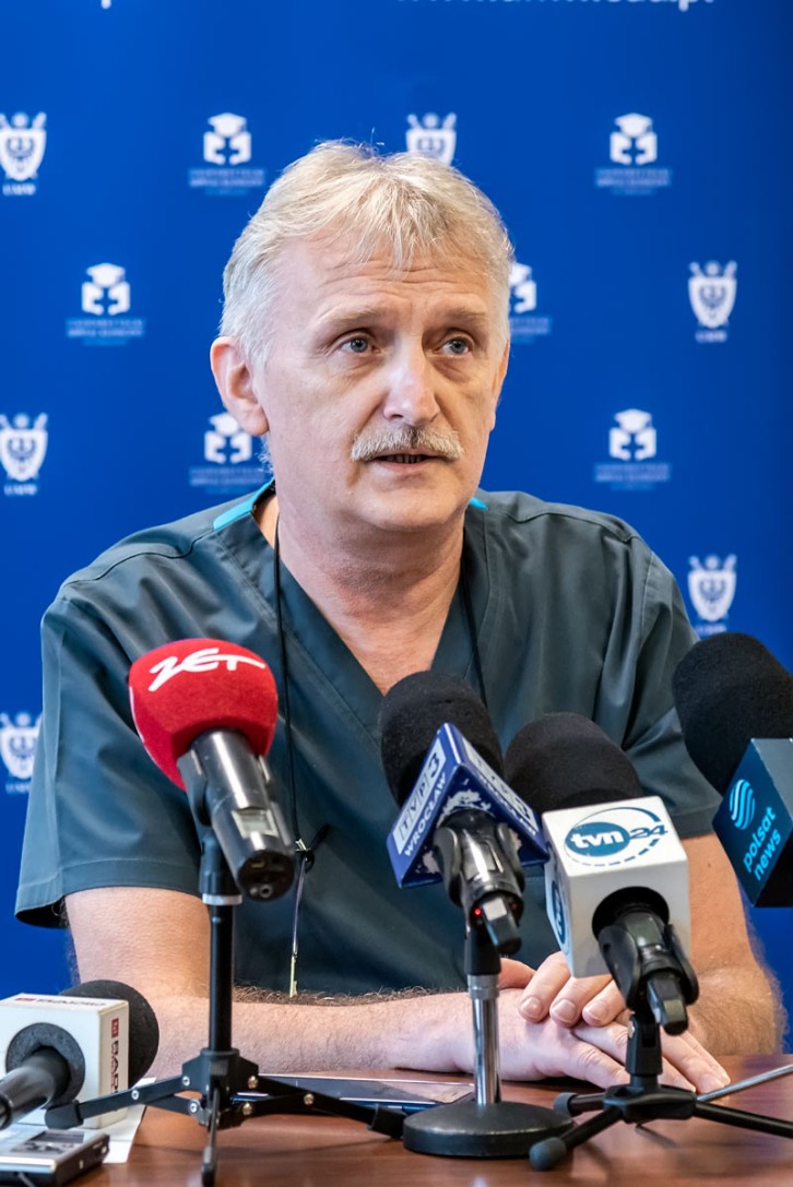 Wrocław: ciężarna pacjentka z COVID-19 przez 6 tygodni walczyła o życie w szpitalu, Tomasz Walow
