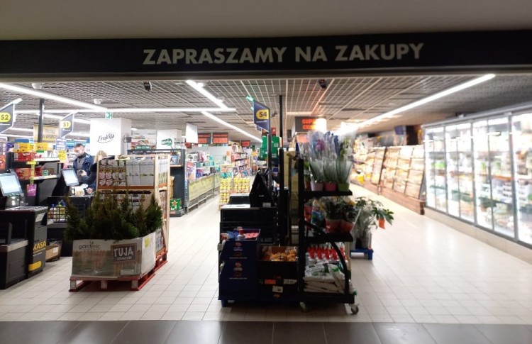 Wrocław: Zlikwidowana Biedronka. Został po niej pusty lokal [ZDJĘCIA], mat. pras.