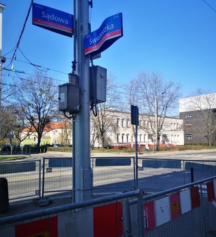 Ruszyła przebudowa ulicy Sądowej. Zabiorą część jezdni pod ścieżkę rowerową, Wrocławskie Inwestycje