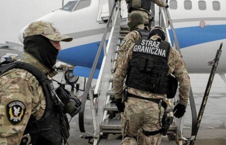 Na wrocławskim lotnisku zatrzymano Ukrainkę poszukiwaną przez Interpol, . Nadodrzańska Straż Graniczna/zdjęcie ilustracyjne