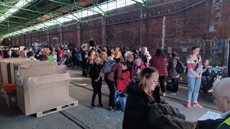 We Wrocławiu brakuje jedzenia dla uchodźców. Siły mieszkańców na wyczerpaniu, rch