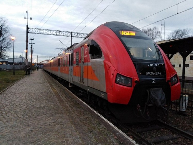 Wrocław: Kłopoty pasażerów - Polregio odwołuje połączenia, bo… nie ma czym jeździć, k