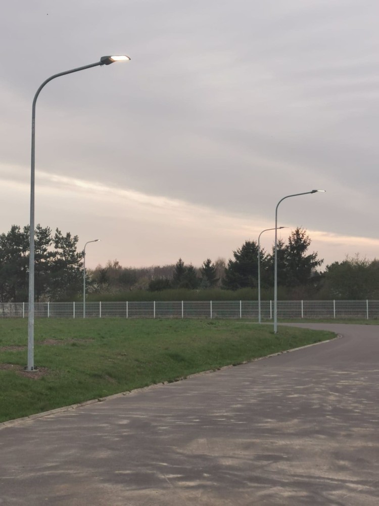 Wrocław: Tor wrotkarski w Parku Tysiąclecia otwarty. Ma nowe oświetlenie [ZDJĘCIA, WIDEO], Spartan