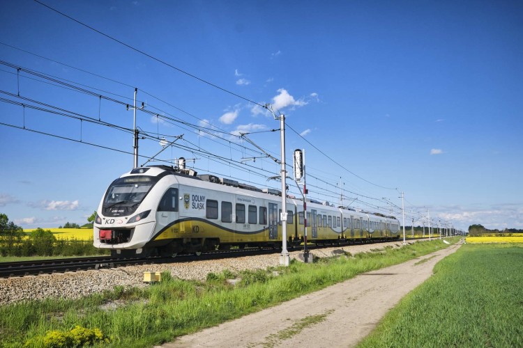 Tanie podróżowanie: Koleje Dolnośląskie przedłużają weekend majowy oraz oferują nowy bilet zintegrowany, KD