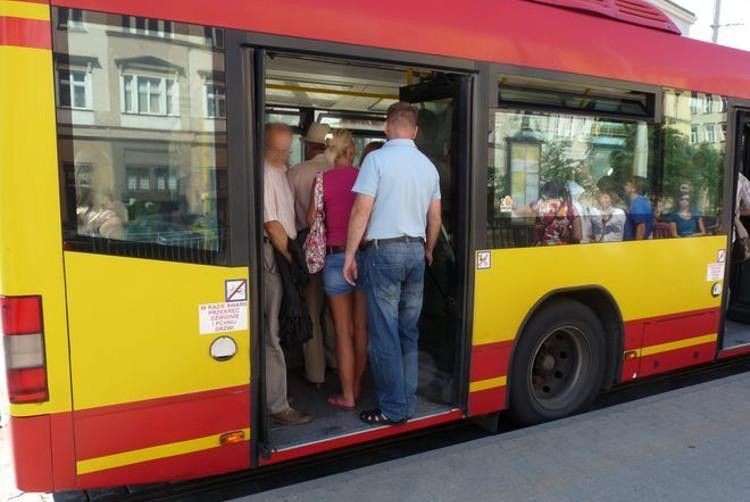 Odwoływane autobusy komunikacji publicznej z powodu braku kierowców, archiwum