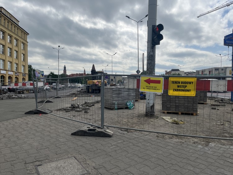 Wrocław: Remont na placu Solidarności. Nowa droga rowerowa w budowie [ZDJĘCIA], Jakub Jurek