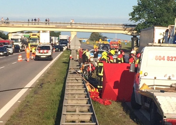Wypadek na A4 pod Wrocławiem. Lądował śmigłowiec LPR, droga zablokowana [ZDJĘCIA], Magdalena Klimkiewicz