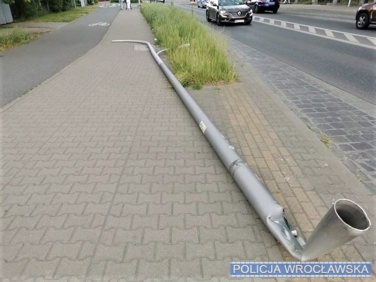 Wrocław: Pijany kierowca na Zwycięskiej zatrzymany przez dwóch rowerzystów, KMP Wrocław