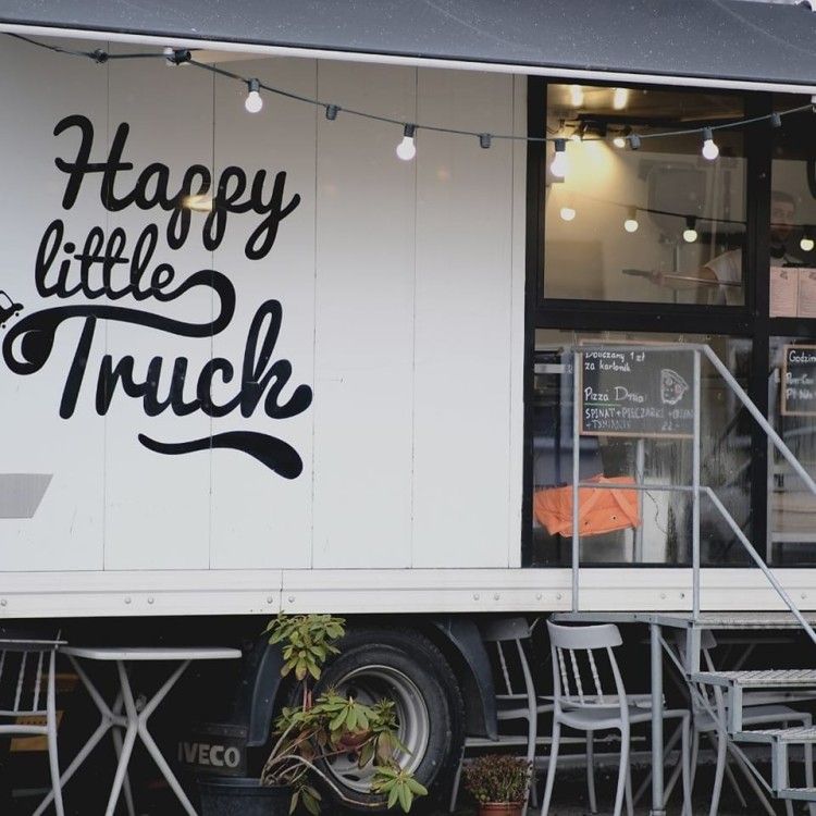 Oto 10 najlepszych food trucków we Wrocławiu. Raz spróbujesz, nie będziesz mógł przestać, Happy Little Truck