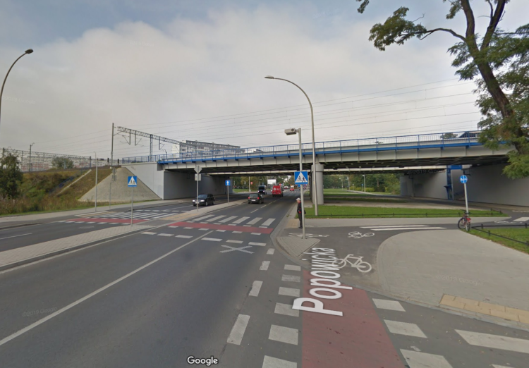 Niebezpieczne przejście na ruchliwej ulicy na Popowicach będzie przebudowane, Google