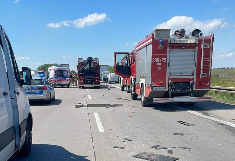 Poważny wypadek na A4 pod Wrocławiem. Autostrada zamknięta na 2 godziny, OSP Gniechowice