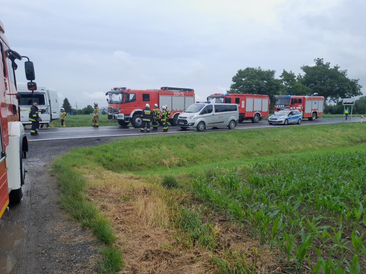 Wypadek na DK8. Dziewięcioro dzieci rannych po zderzeniu busa z ciężarówką [ZDJĘCIA], Marek Klita