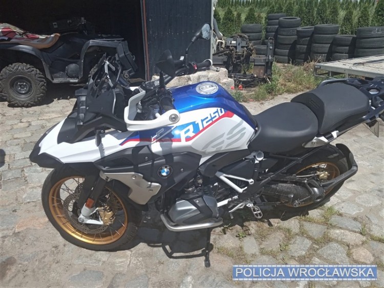 Złodziej francuskiego motocykla sprzedał go w Polsce. Teraz jest poszukiwany, KMP Wrocław