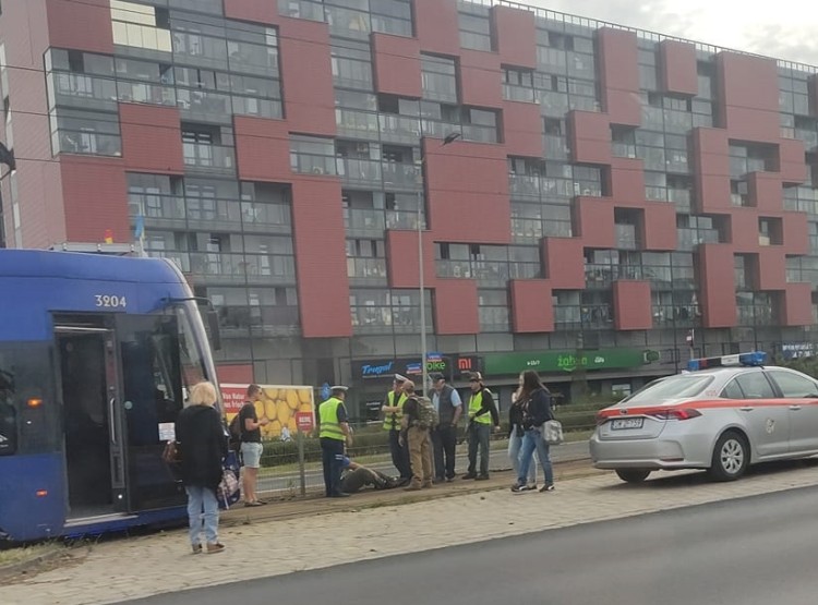 Wrocław: Utrudnienia dla pasażerów MPK jadących od strony Leśnicy, Czytelnik