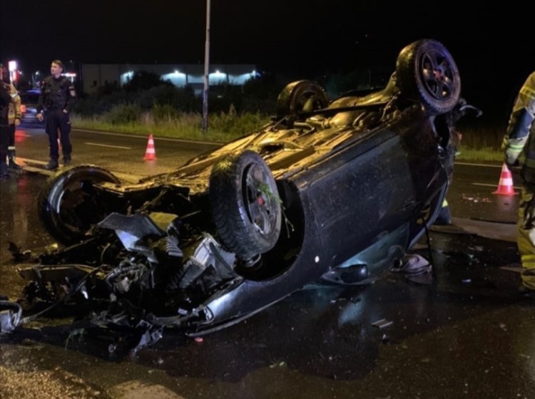 Tragedia na drodze: Jedna osoba zmarła, druga walczy o życie. Byli pijani, OSP w Kudowie Zdroju