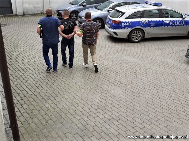 31 osób z zarzutami. Dolnośląska policja rozbiła grupę przestępczą [ZDJĘCIA, WIDEO], KWP Wrocław