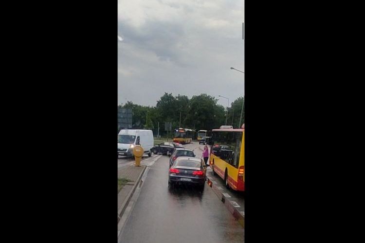 Wrocław: Wypadek na Obornickiej. Autobus MPK zderzył się czołowo z samochodem, Łukasz Frydrych