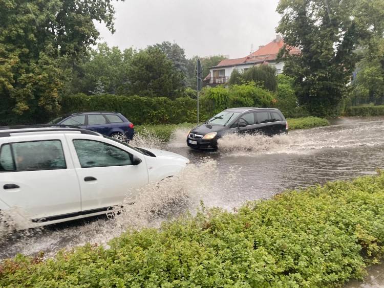 Rekordowa ulewa we Wrocławiu. Gdzie padało najbardziej?, 