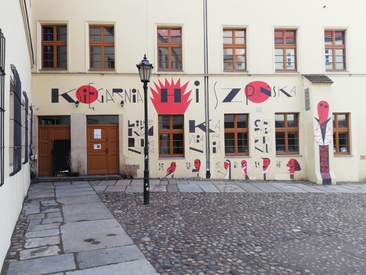 Wrocławianie ratują Księgarnię Hiszpańską. Petycję podpisują znani ludzie, mgo