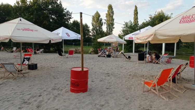 We Wrocławiu powstał nowy beach bar. Już można go odwiedzać, Rada Osiedla Maślice