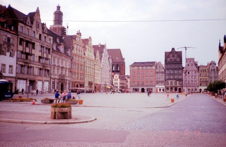 Wrocław 30 lat temu. Na tych zdjęciach nie poznasz swojego miasta!, fotopolska.eu