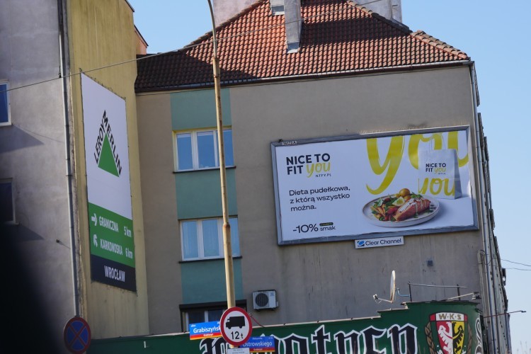 Jak Wrocław nie walczy z reklamami, a nawet dorzuci swoje, Jakub Jurek